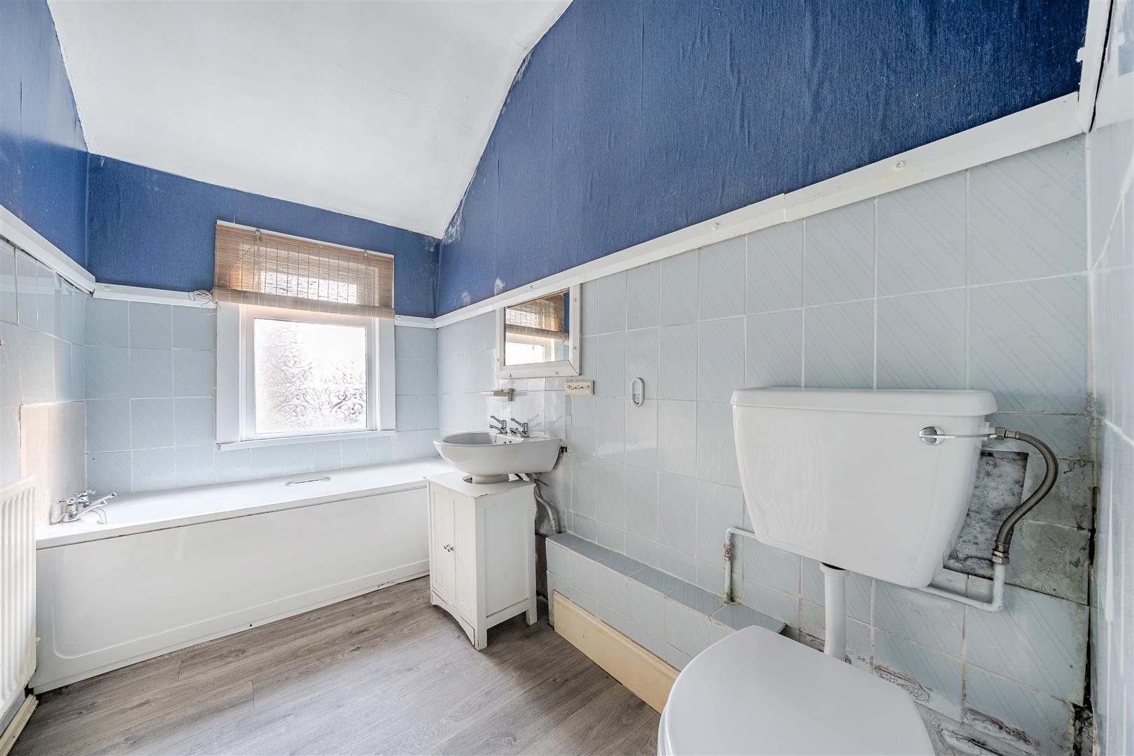 Carmarthen Road, Gendros, Swansea, SA5 8JH